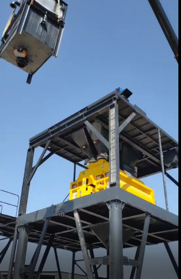 ���b�F(xi��n)��(ch��ng)